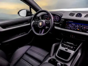 PORSCHE CAYENNE COUPE 3.0 E-HYBRID SPORTDESIGN 18w VOLL