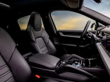 PORSCHE CAYENNE COUPE 3.0 E-HYBRID SPORTDESIGN 18w VOLL