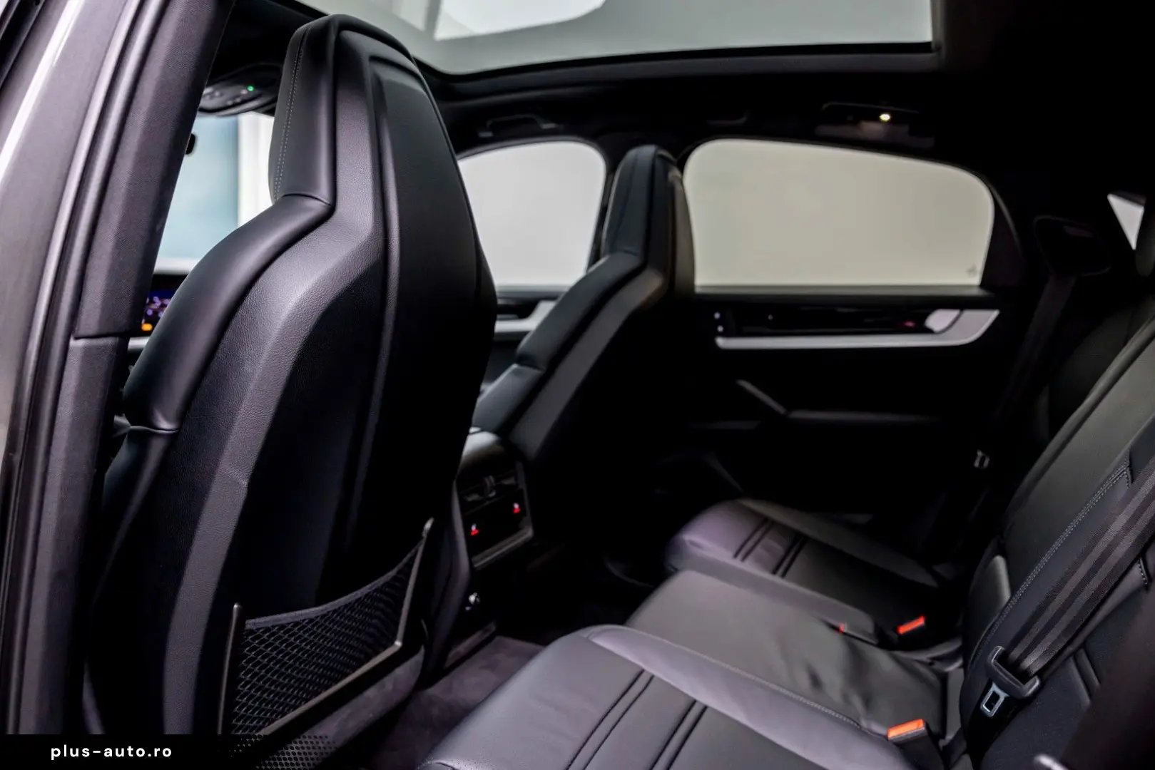 PORSCHE CAYENNE COUPE 3.0 E-HYBRID SPORTDESIGN 18w VOLL