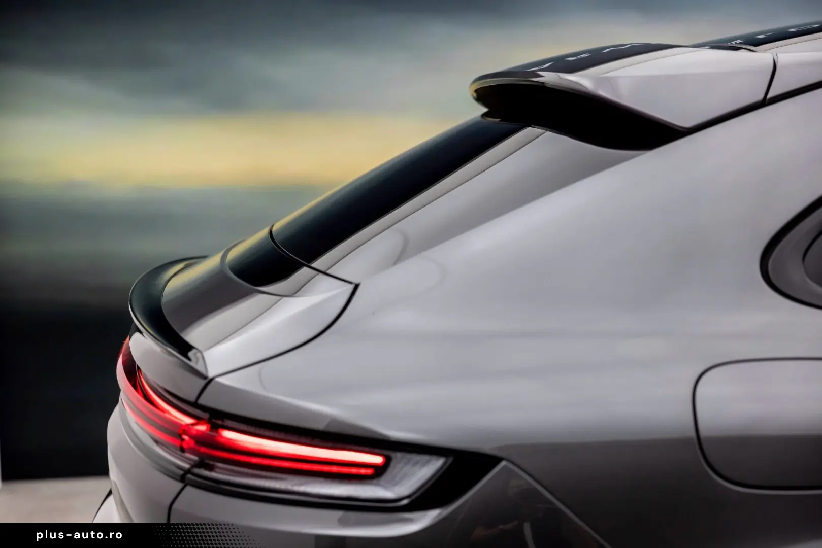 PORSCHE CAYENNE COUPE 3.0 E-HYBRID SPORTDESIGN 18w VOLL