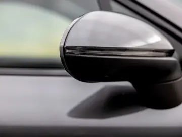 PORSCHE CAYENNE COUPE 3.0 E-HYBRID SPORTDESIGN 18w VOLL