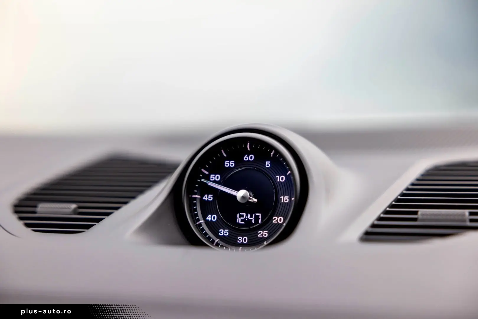 PORSCHE CAYENNE COUPE 3.0 E-HYBRID SPORTDESIGN 18w VOLL