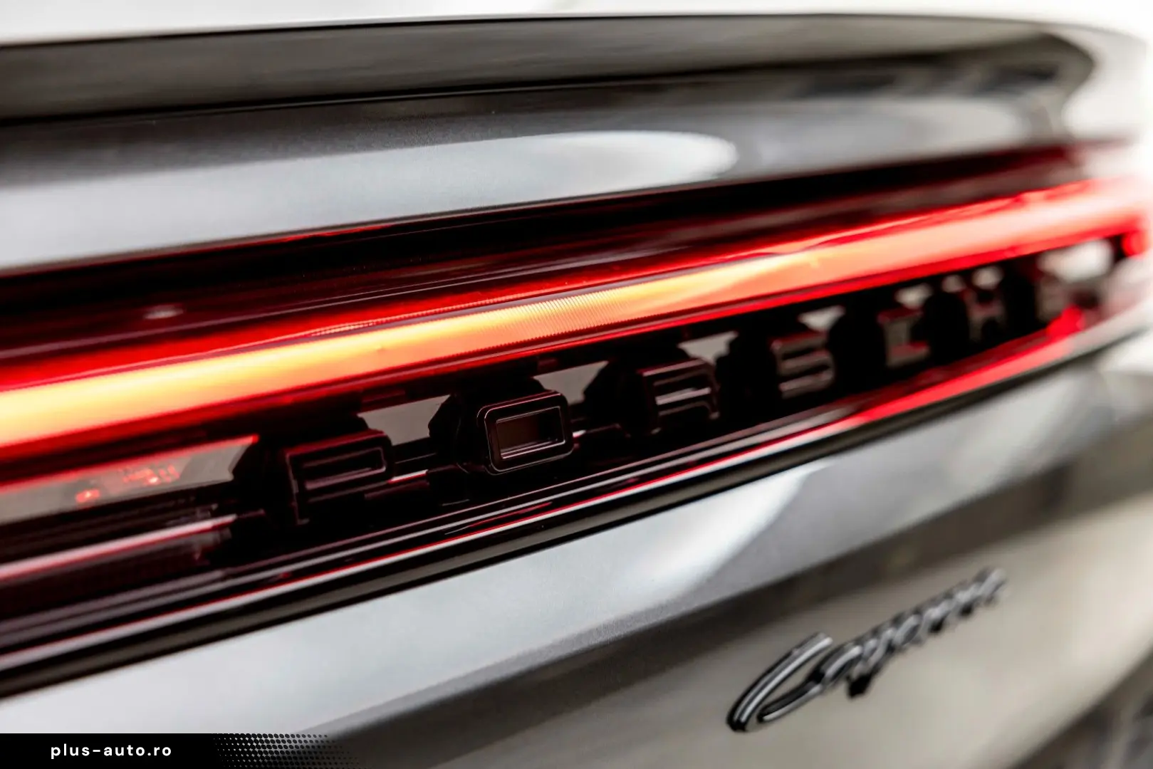 PORSCHE CAYENNE COUPE 3.0 E-HYBRID SPORTDESIGN 18w VOLL