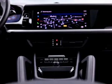 PORSCHE CAYENNE COUPE 3.0 E-HYBRID SPORTDESIGN 18w VOLL