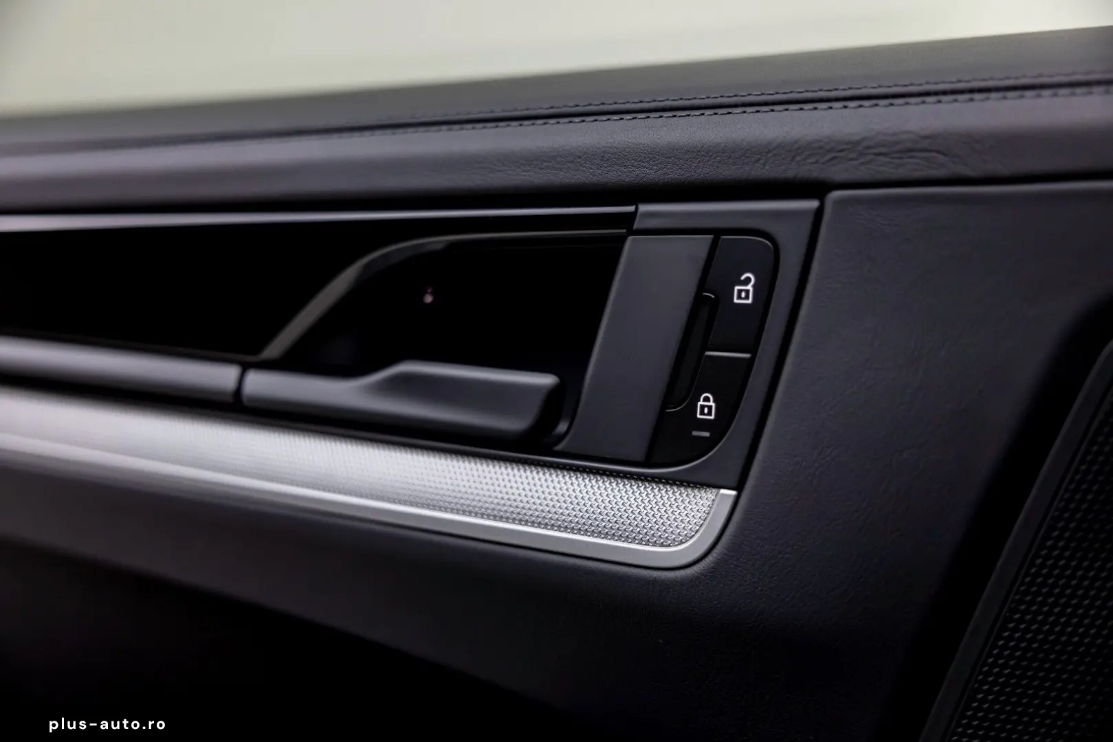 PORSCHE CAYENNE COUPE 3.0 E-HYBRID SPORTDESIGN 18w VOLL