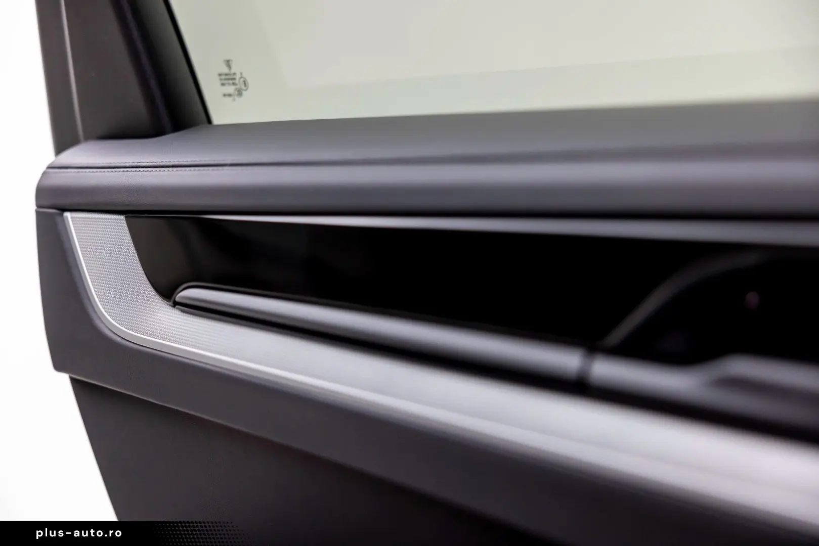 PORSCHE CAYENNE COUPE 3.0 E-HYBRID SPORTDESIGN 18w VOLL