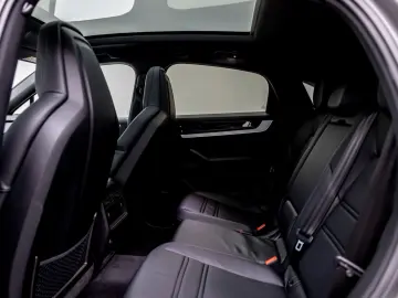 PORSCHE CAYENNE COUPE 3.0 E-HYBRID SPORTDESIGN 18w VOLL