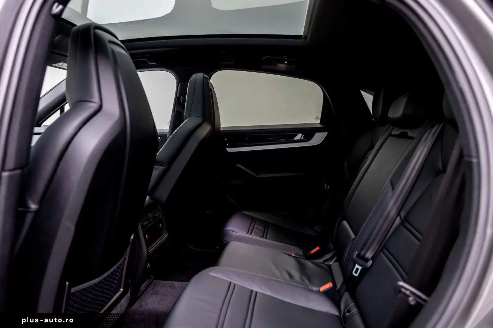 PORSCHE CAYENNE COUPE 3.0 E-HYBRID SPORTDESIGN 18w VOLL