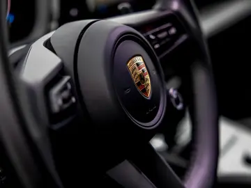 PORSCHE CAYENNE COUPE 3.0 E-HYBRID SPORTDESIGN 18w VOLL