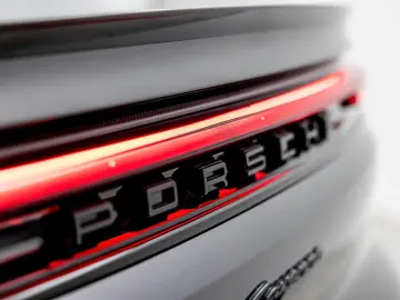 PORSCHE CAYENNE COUPE 3.0 E-HYBRID SPORTDESIGN 18w VOLL