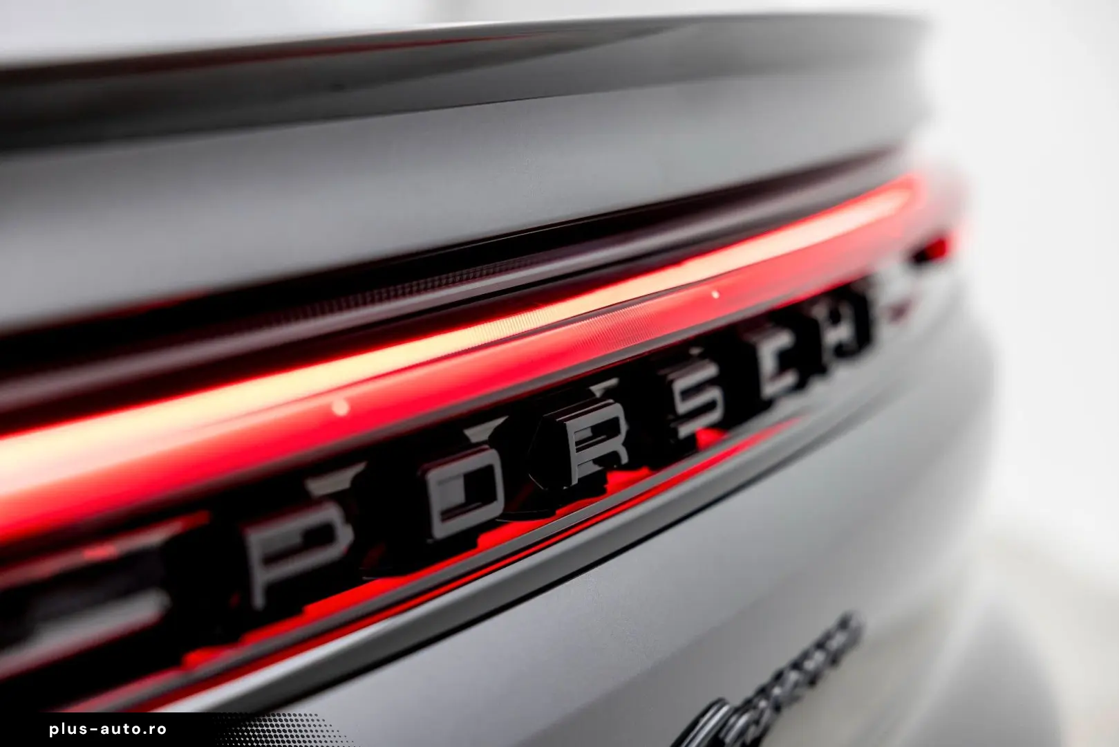 PORSCHE CAYENNE COUPE 3.0 E-HYBRID SPORTDESIGN 18w VOLL