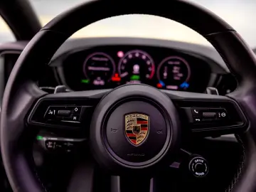 PORSCHE CAYENNE COUPE 3.0 E-HYBRID SPORTDESIGN 18w VOLL