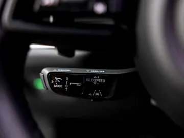 PORSCHE CAYENNE COUPE 3.0 E-HYBRID SPORTDESIGN 18w VOLL