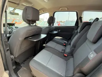 Renault Grand Scenic 1.5 dCi 7 LOCURI