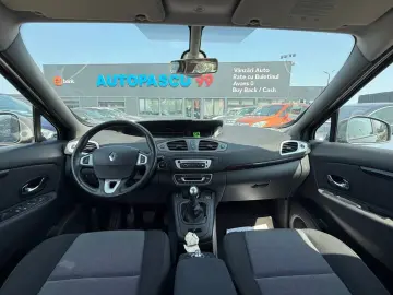 Renault Grand Scenic 1.5 dCi 7 LOCURI