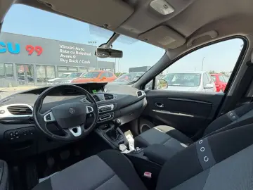 Renault Grand Scenic 1.5 dCi 7 LOCURI