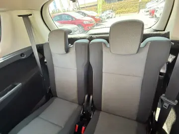 Renault Grand Scenic 1.5 dCi 7 LOCURI