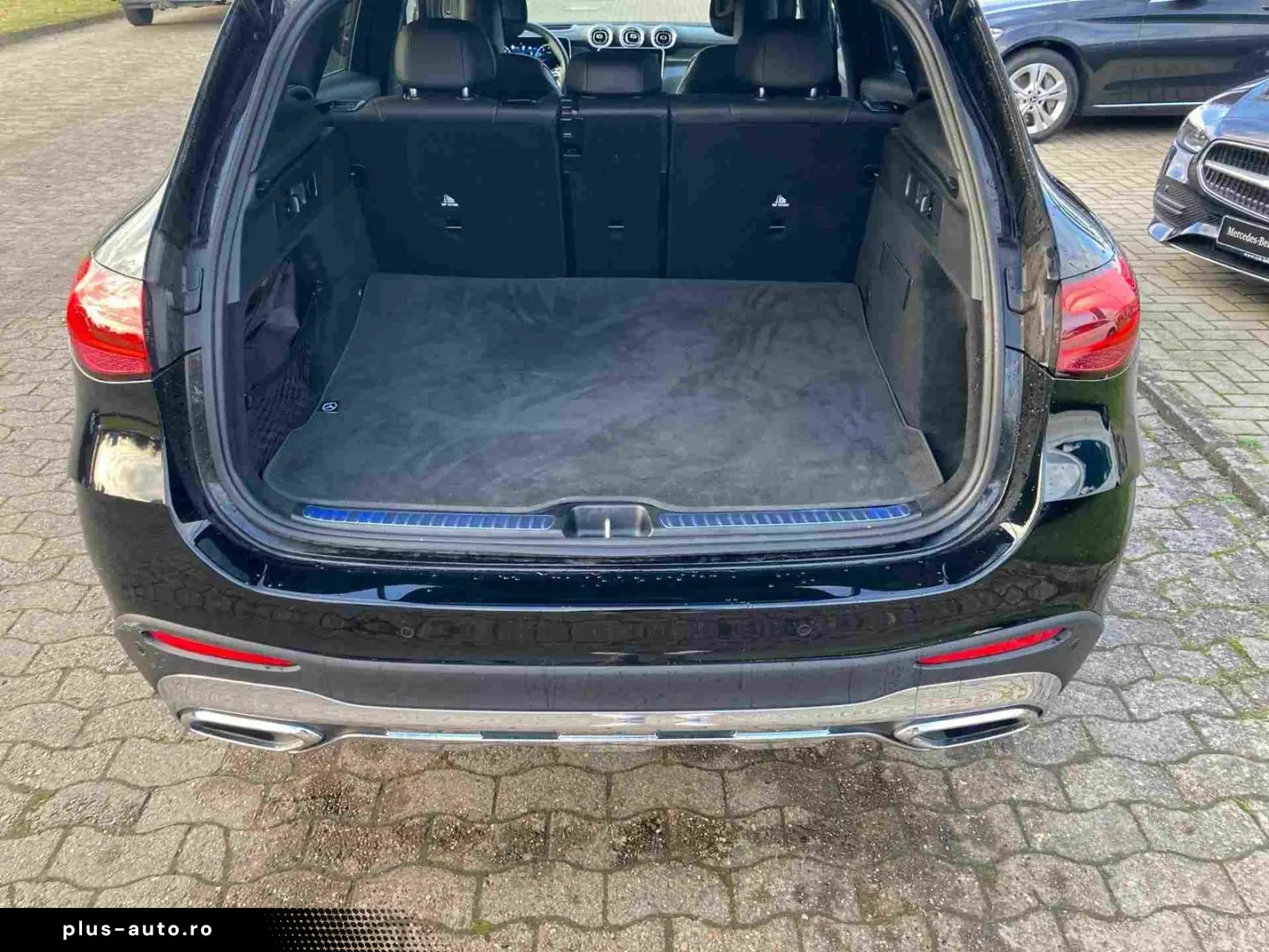 MERCEDES-BENZ GLC 300 4M AMG Burm Distr HUD Mem LED 360  LED