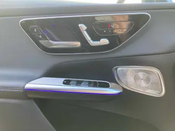 MERCEDES-BENZ GLC 300 4M AMG Burm Distr HUD Mem LED 360  LED