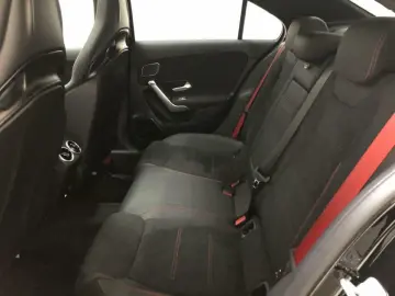 MERCEDES-BENZ AMG A 35 4matic Limousine AMG MBUX Burm MBeam