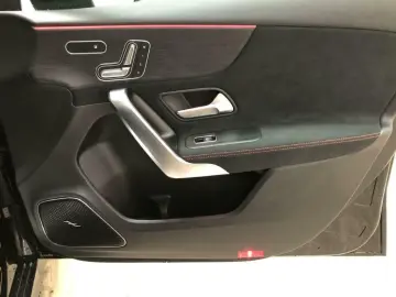 MERCEDES-BENZ AMG A 35 4matic Limousine AMG MBUX Burm MBeam