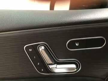 MERCEDES-BENZ AMG A 35 4matic Limousine AMG MBUX Burm MBeam