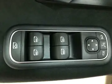 MERCEDES-BENZ AMG A 35 4matic Limousine AMG MBUX Burm MBeam