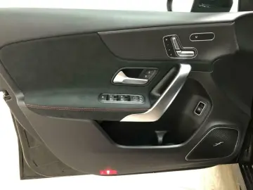 MERCEDES-BENZ AMG A 35 4matic Limousine AMG MBUX Burm MBeam