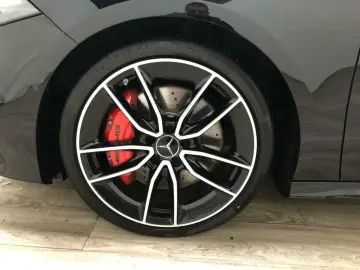 MERCEDES-BENZ AMG A 35 4matic Limousine AMG MBUX Burm MBeam