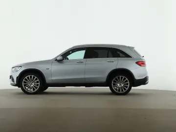 MERCEDES-BENZ GLC 300 e 4M AMG Distronic AHK Kamera Ambiente