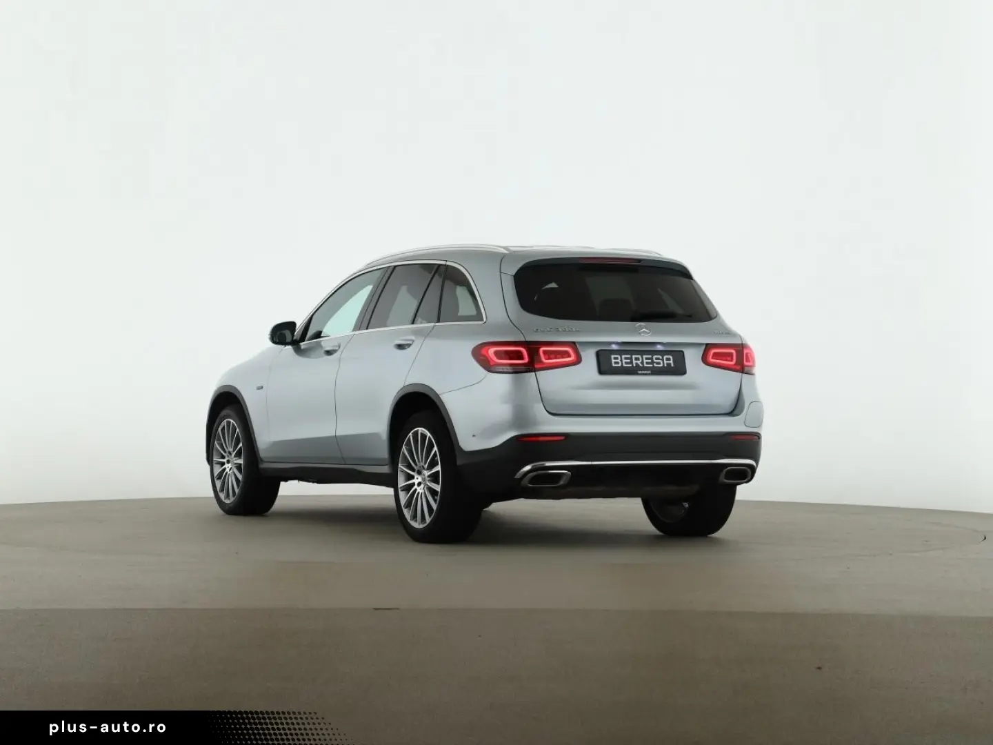 MERCEDES-BENZ GLC 300 e 4M AMG Distronic AHK Kamera Ambiente