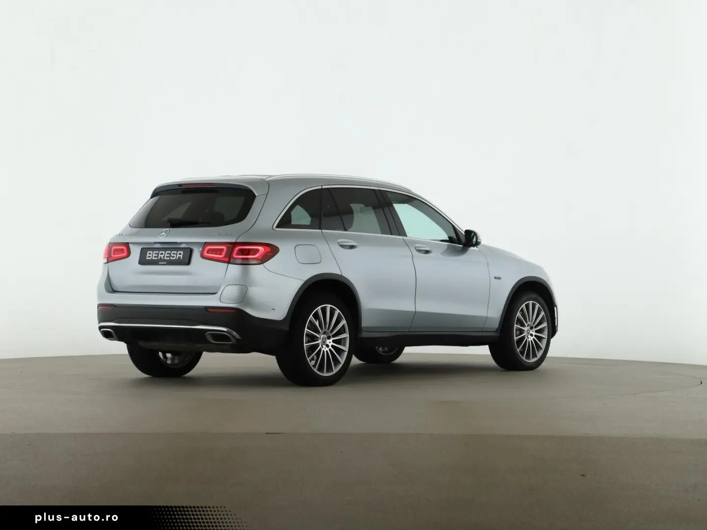 MERCEDES-BENZ GLC 300 e 4M AMG Distronic AHK Kamera Ambiente