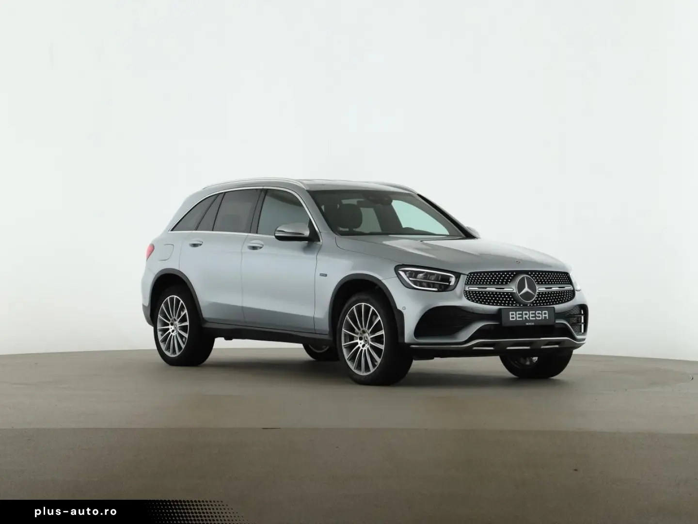 MERCEDES-BENZ GLC 300 e 4M AMG Distronic AHK Kamera Ambiente