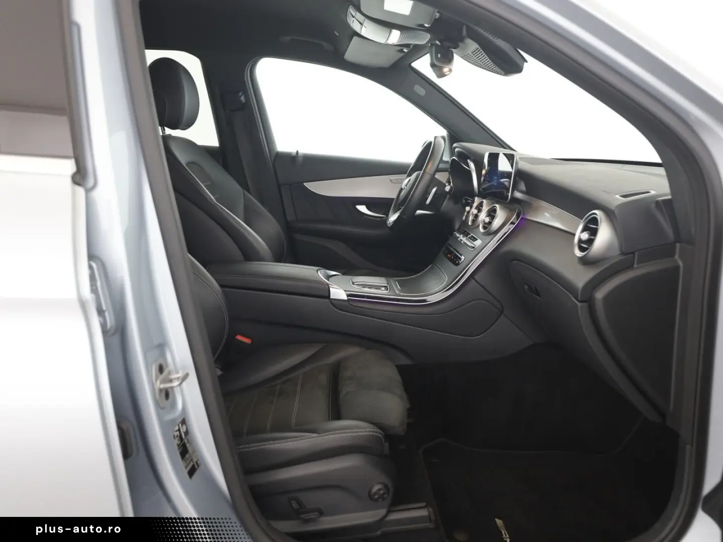 MERCEDES-BENZ GLC 300 e 4M AMG Distronic AHK Kamera Ambiente