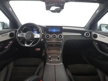 MERCEDES-BENZ GLC 300 e 4M AMG Distronic AHK Kamera Ambiente