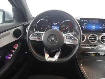 MERCEDES-BENZ GLC 300 e 4M AMG Distronic AHK Kamera Ambiente