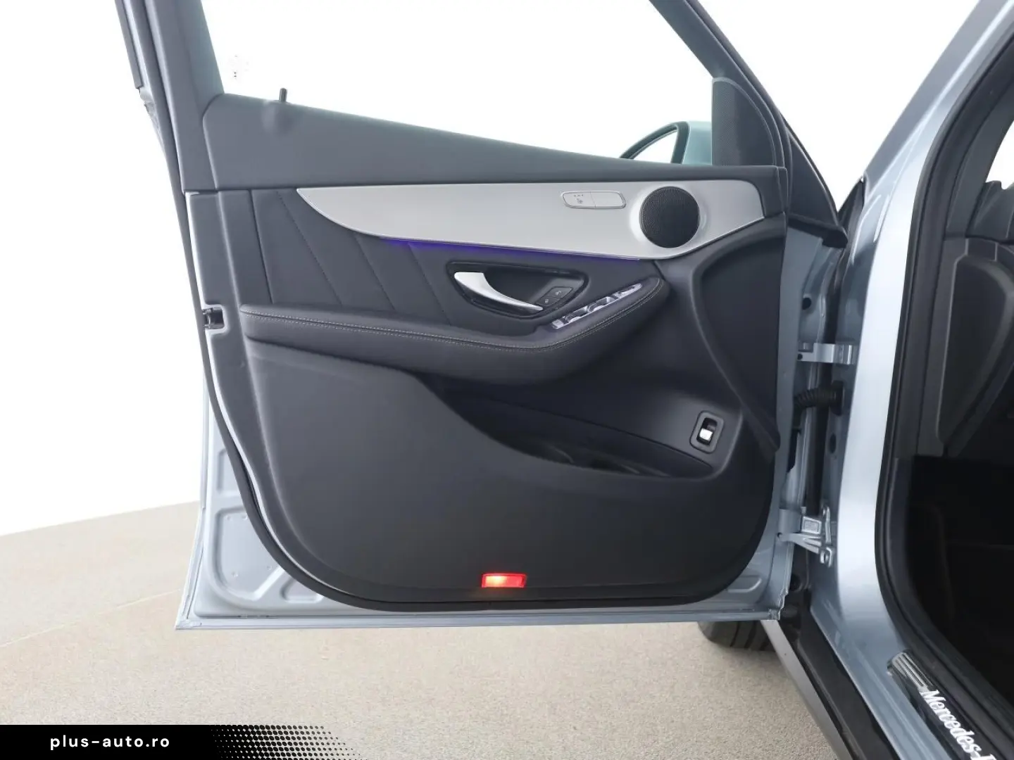 MERCEDES-BENZ GLC 300 e 4M AMG Distronic AHK Kamera Ambiente