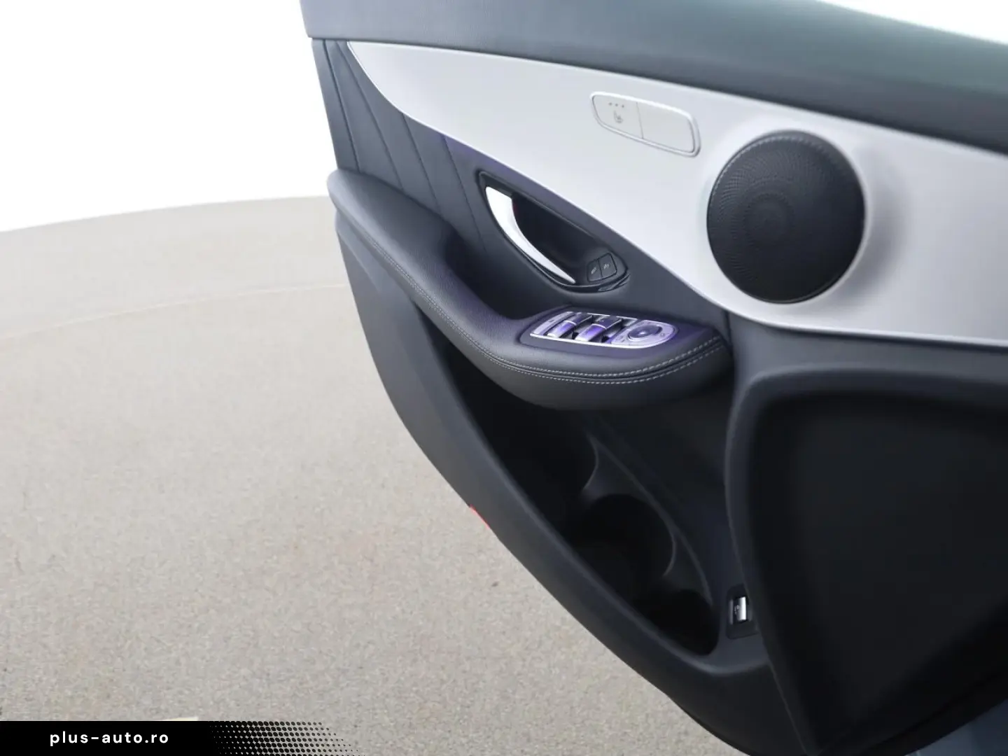 MERCEDES-BENZ GLC 300 e 4M AMG Distronic AHK Kamera Ambiente