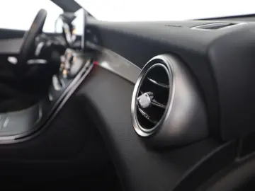 MERCEDES-BENZ GLC 300 e 4M AMG Distronic AHK Kamera Ambiente