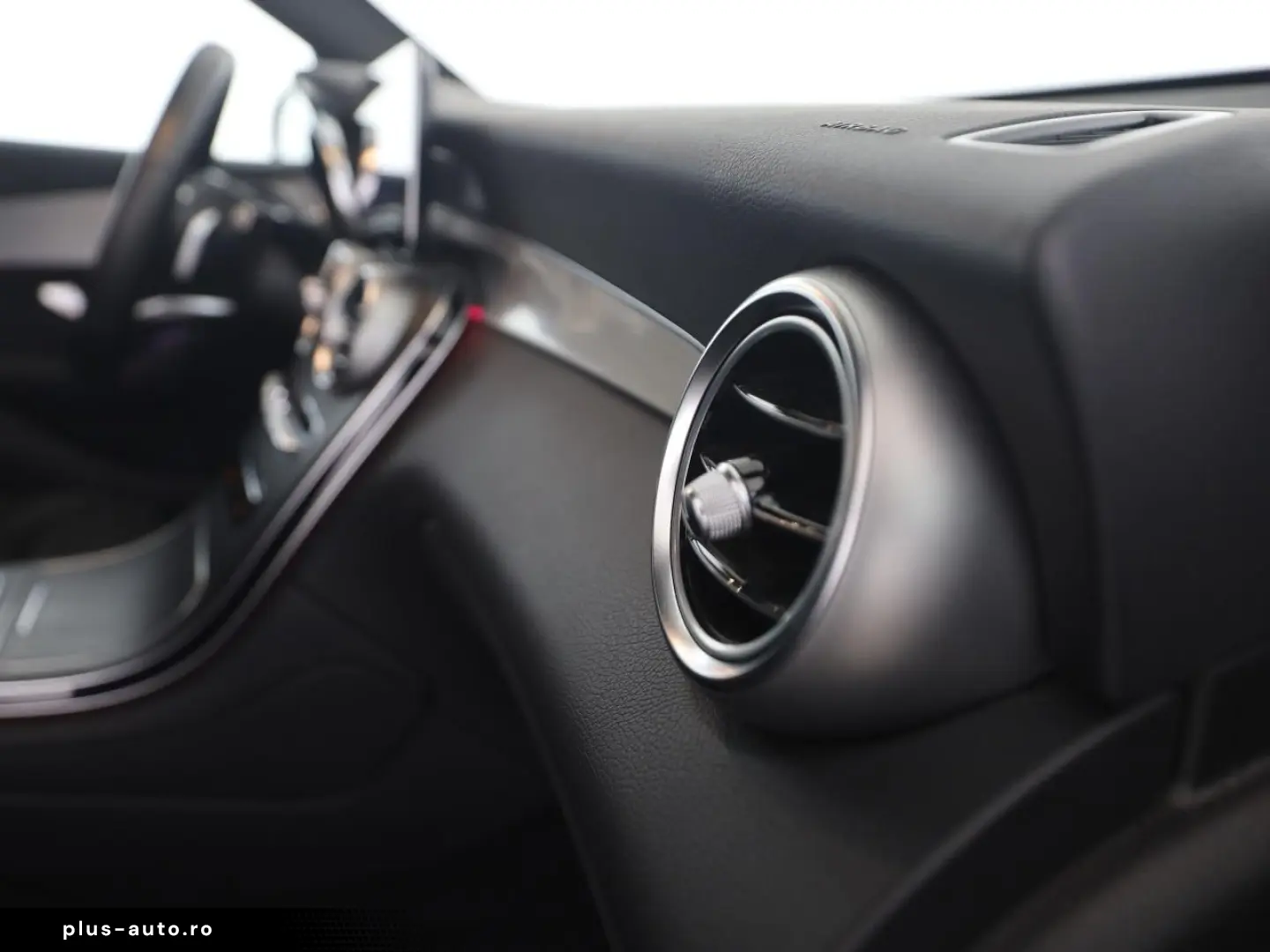 MERCEDES-BENZ GLC 300 e 4M AMG Distronic AHK Kamera Ambiente