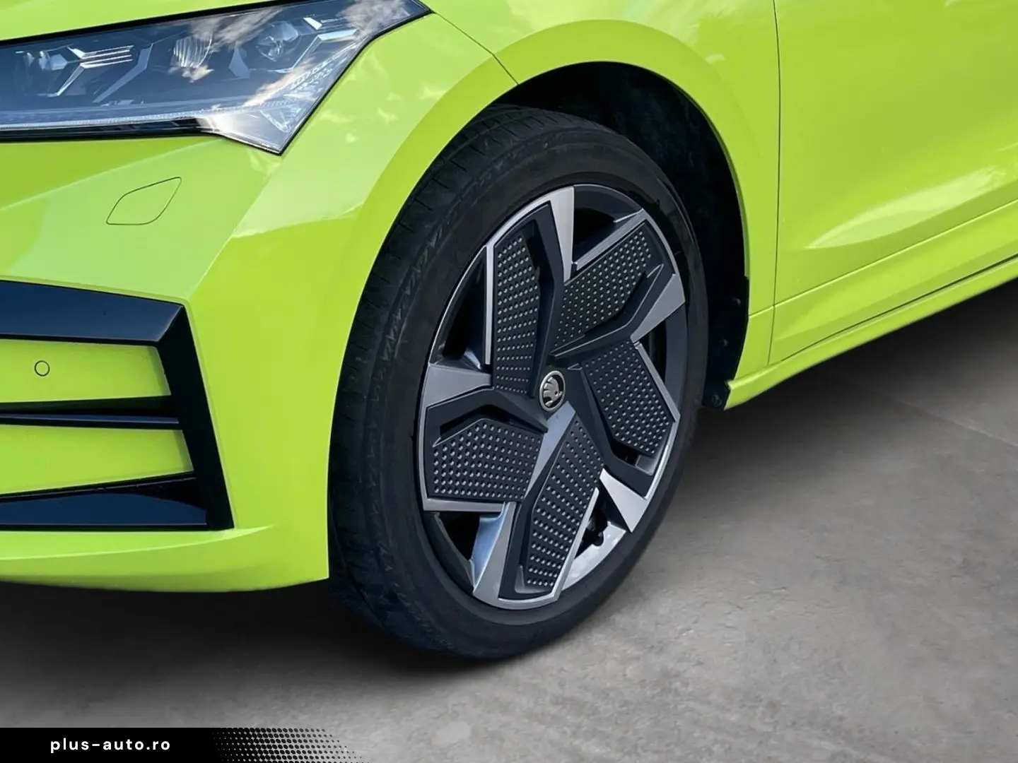 SKODA ENYAQ iV Coupe RS  AHK Panodach Soundsystem