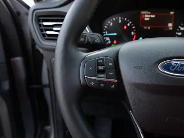 Ford Kuga 2.0 EcoBlue 4x4 Aut. TITANIUM