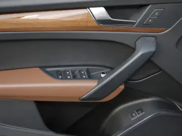 AUDI Q5 Sportback 40 TDI quattro S line STHZ Navi VC