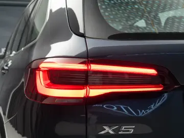 BMW X5 XDRIVE 45E