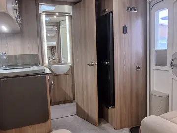 Altele Swift Conqueror 560