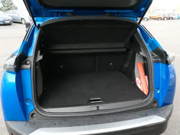 PEUGEOT Neuer 2008 GT Pure Tech AT8 130PS NAV SHZ LED