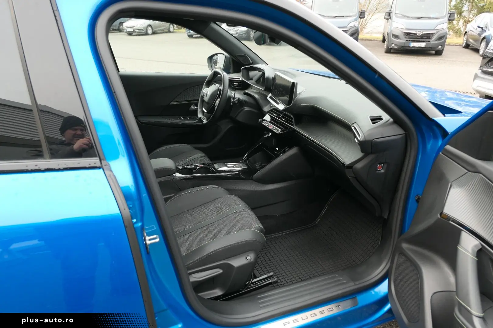 PEUGEOT Neuer 2008 GT Pure Tech AT8 130PS NAV SHZ LED