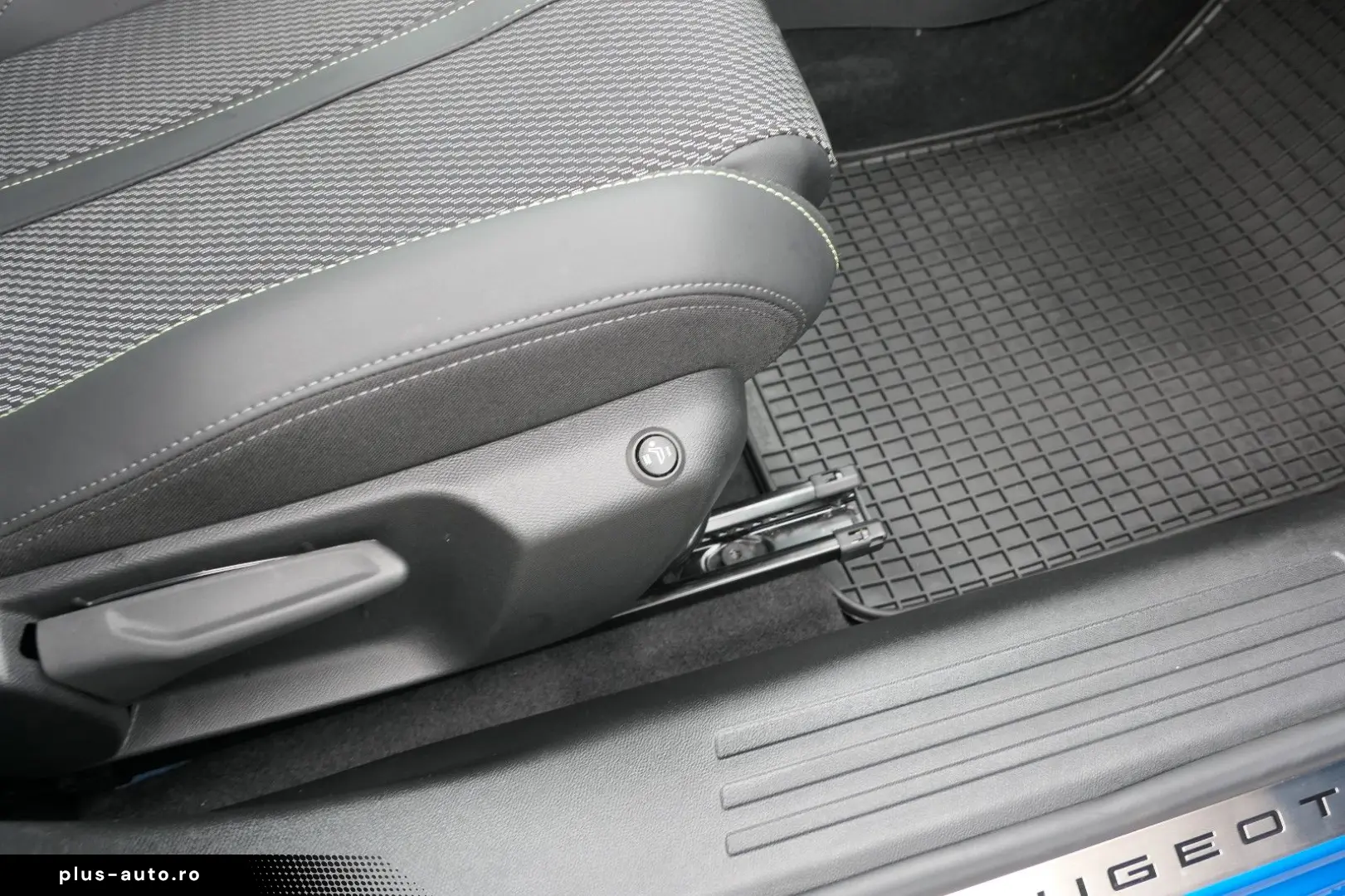 PEUGEOT Neuer 2008 GT Pure Tech AT8 130PS NAV SHZ LED