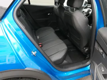 PEUGEOT Neuer 2008 GT Pure Tech AT8 130PS NAV SHZ LED