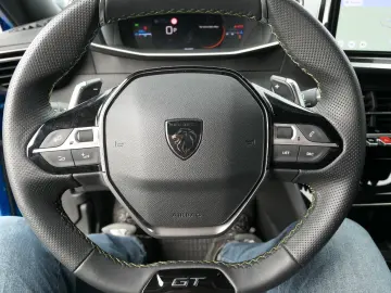 PEUGEOT Neuer 2008 GT Pure Tech AT8 130PS NAV SHZ LED